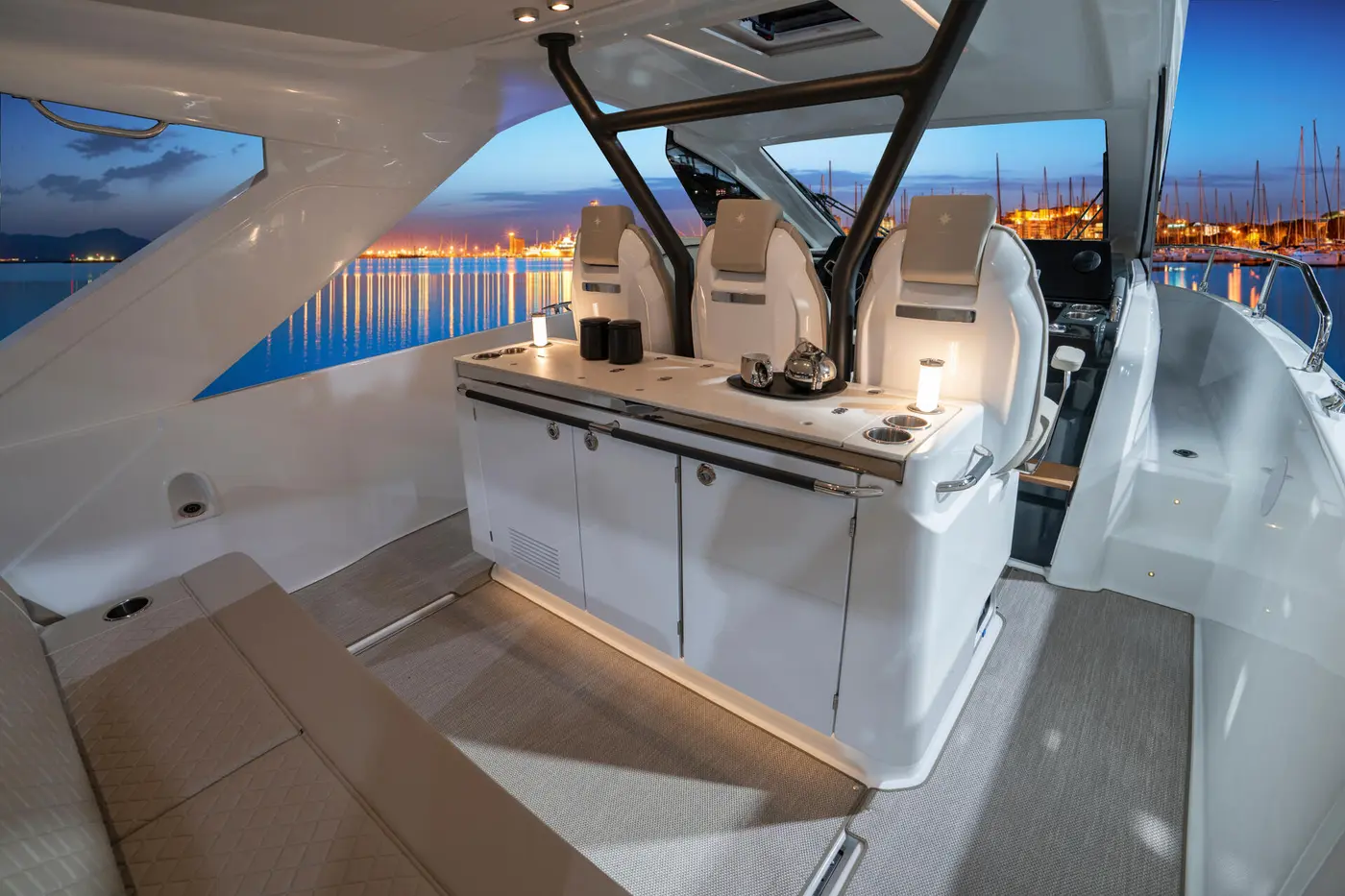 The Ideal Boat for Sharing Moments with Family and Friends