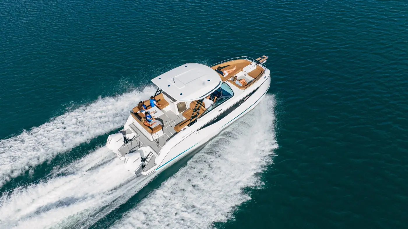 TH33 │ TH of 10m │ Boat Moteurs Jeanneau 32259