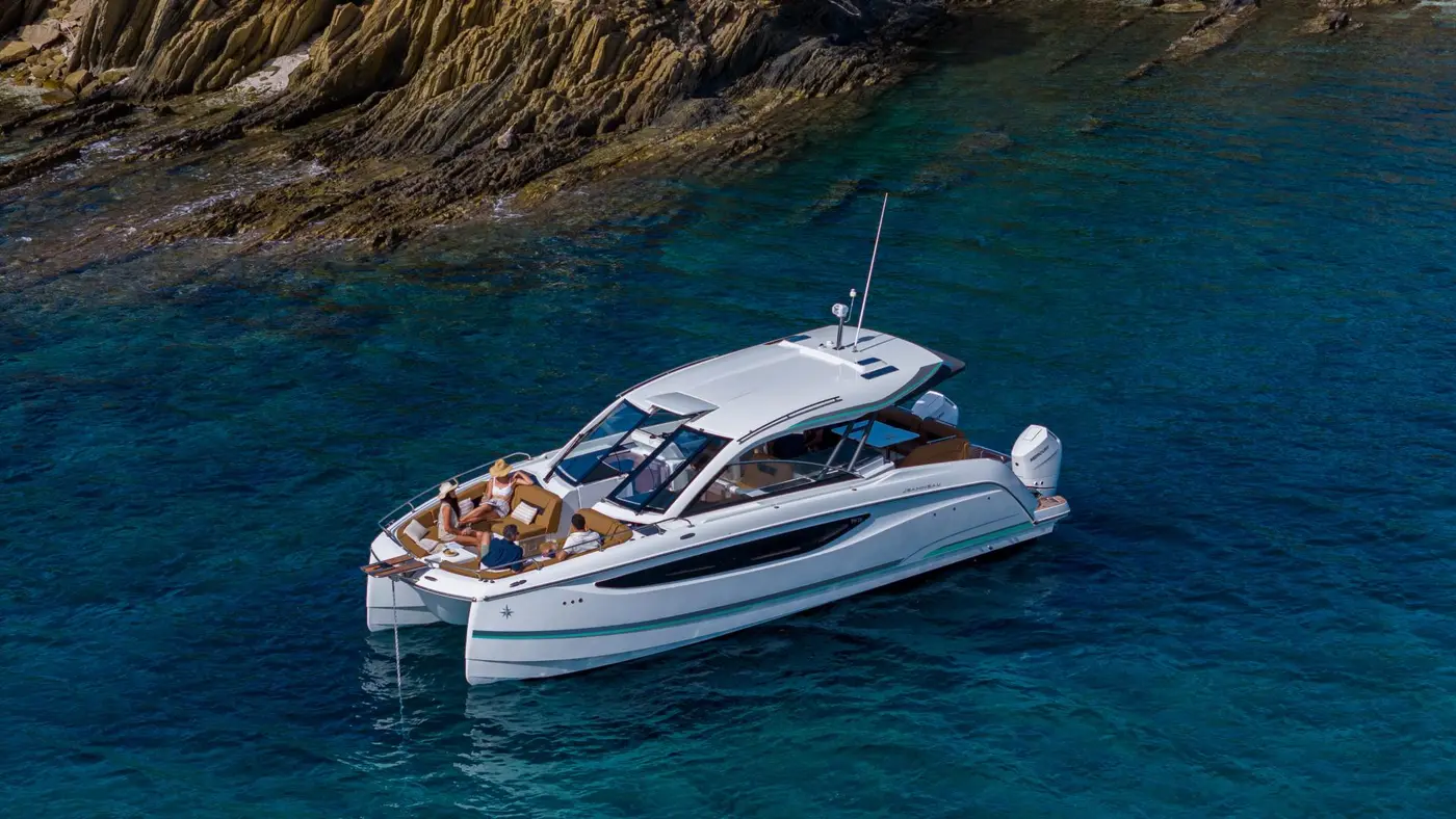 Jeanneau TH38